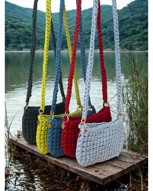 kleine Häkeltasche aus Baumwolle handgemacht – Mini Love BeanieTheBag 