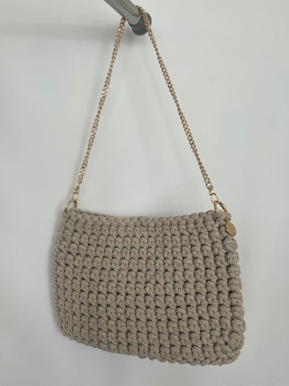 handgemachte Häkeltasche im Leopard Muster aus Baumwolle – auffällige mittelgroße Tasche