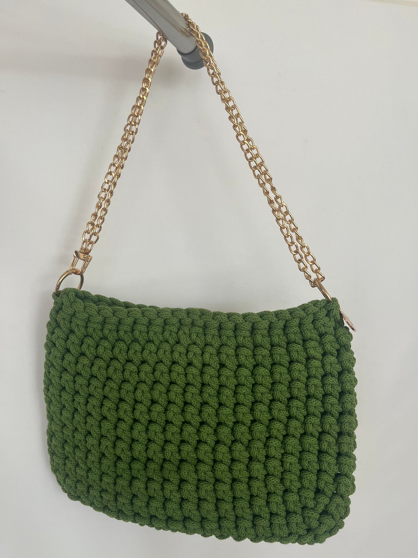 handgemachte Häkeltasche aus Baumwolle in moss green – natürliche mittelgroße Tasche