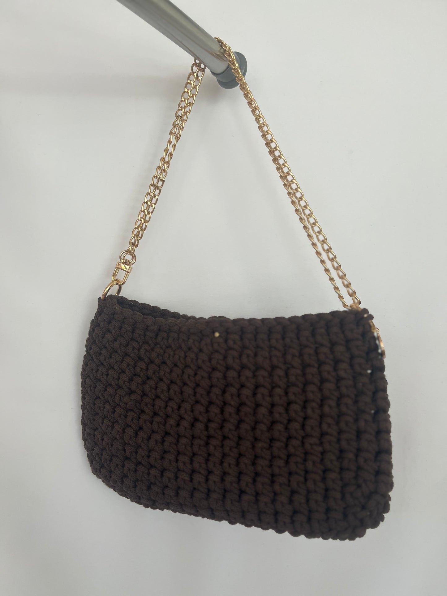 handgemachte Häkeltasche aus Baumwolle in nut brown – warme mittelgroße Tasche