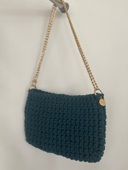 handgemachte Häkeltasche aus Baumwolle in peacock blue – elegante mittelgroße Tasche