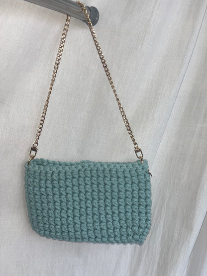kleine handgemachte Häkeltasche aus Baumwolle in aloe grün – natürliche Tasche
