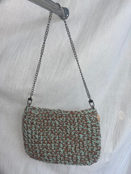 kleine handgemachte Häkeltasche aus Baumwolle in nut brown aloe – natürliche Tasche