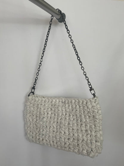 handgemachte Jeanstasche aus Upcycling Denim in weiß – nachhaltige Unikat Tasche