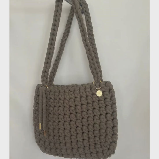 handgemachte Häkeltasche aus recycelter Baumwolle coffee