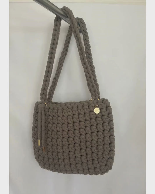 handgemachte Häkeltasche aus recycelter Baumwolle coffee