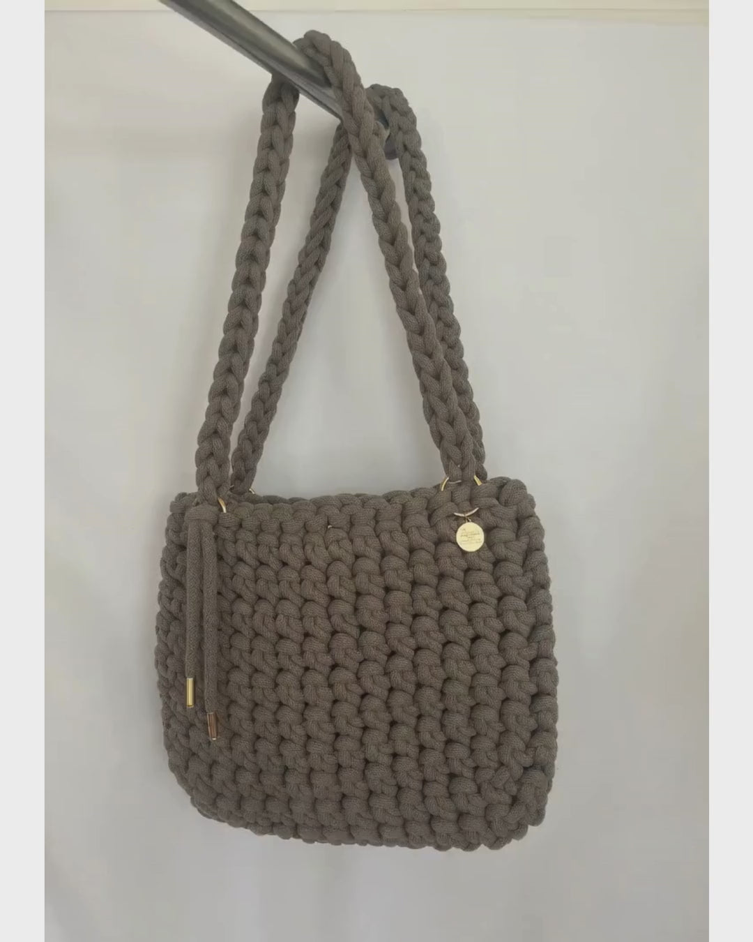 handgemachte Häkeltasche aus recycelter Baumwolle coffee